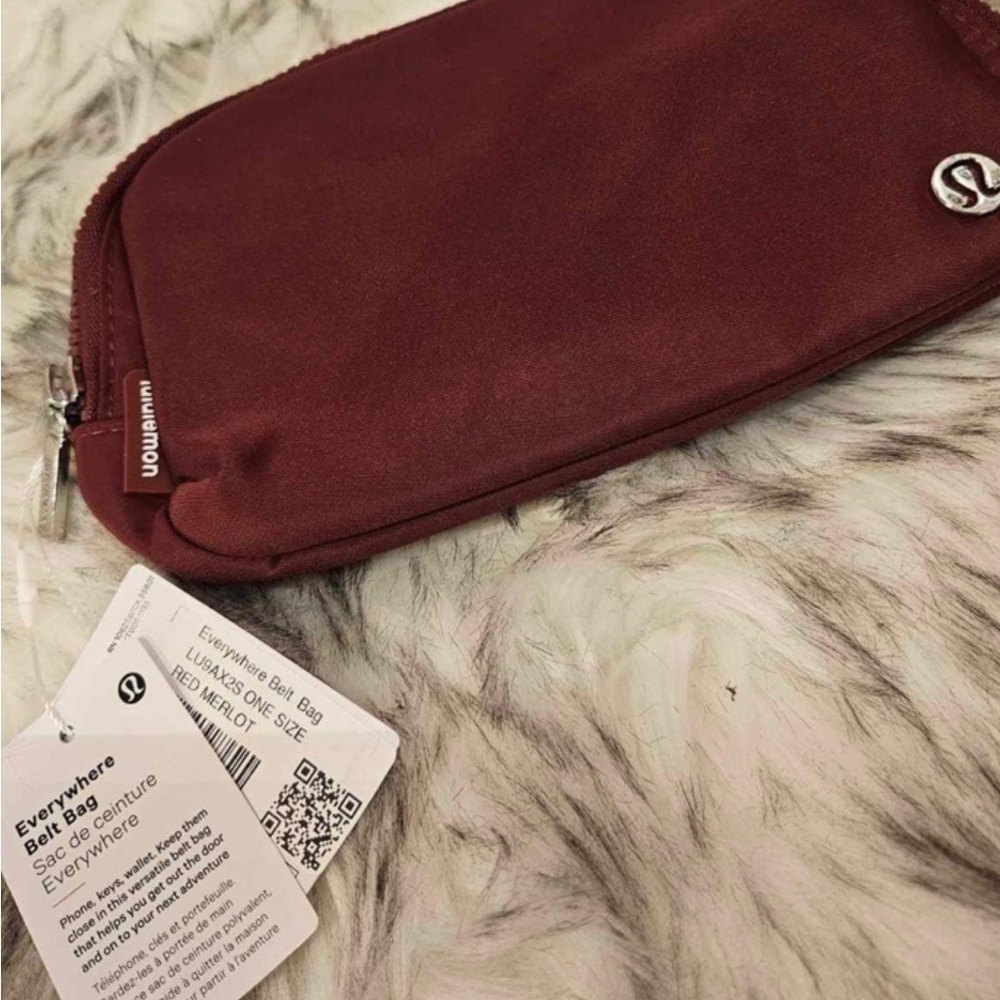 Lululemon fakes circulating around - Picture 15 of 15
